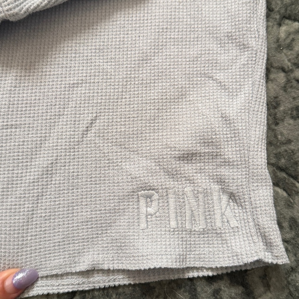 5/$25 🌟 Victoria's Secret PINK Light Gray Waffle Hoodie - Picture 3 of 3